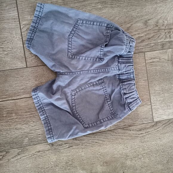5/$10 H&M baby boy shorts 9-12 m - Picture 4 of 4